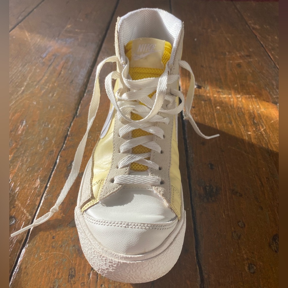 Nike Blazer Mid 77 ‘Bicycle Yellow’ women’s size 8.5 - Picture 1 of 3